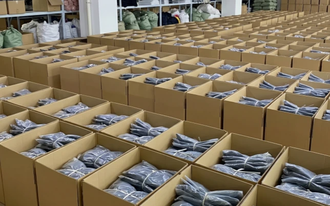 garment bulk packaging and warehouse distribution center