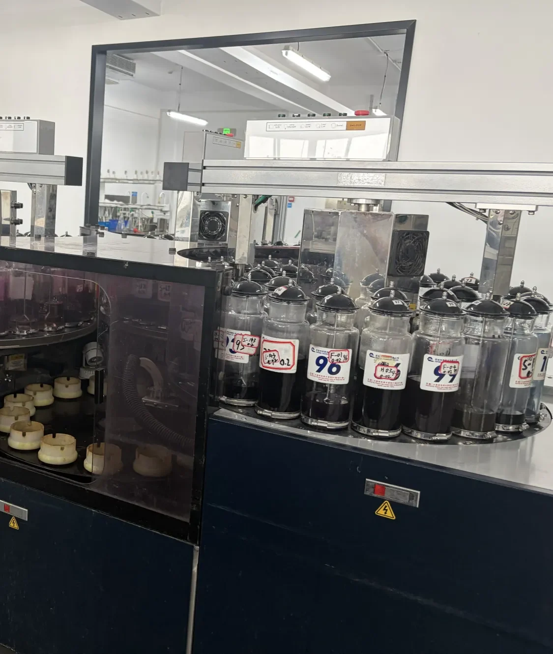 Laboratory dyeing equipment for fabric color development